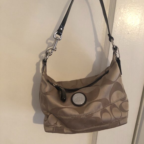 Coach Classic Shoulder Bag - Picture 1 of 4